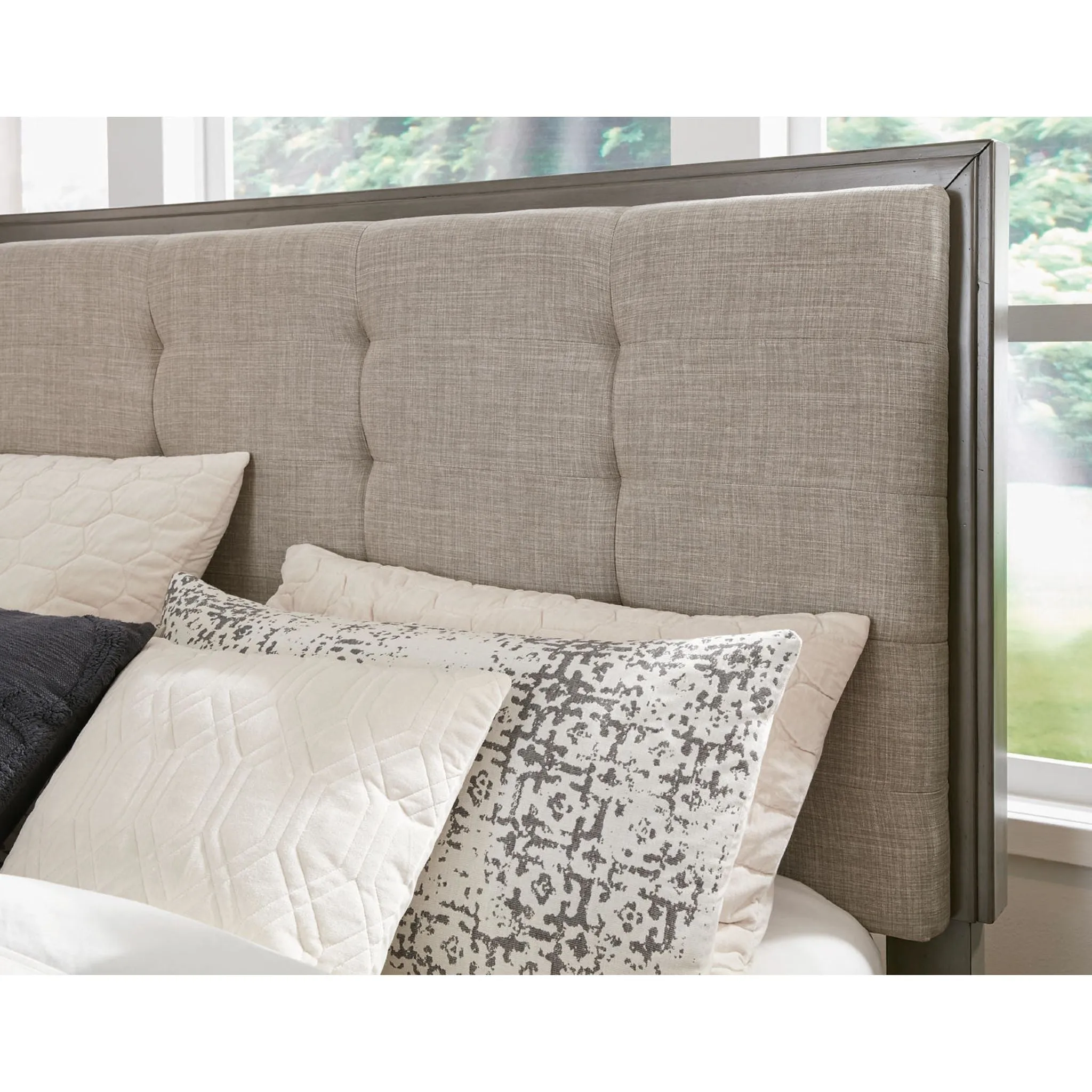 Hallanden Storage Bed